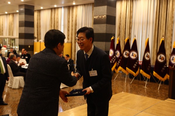 47bdf1bb7dcfdbcbfc2e0c471be4fcc8_1763909